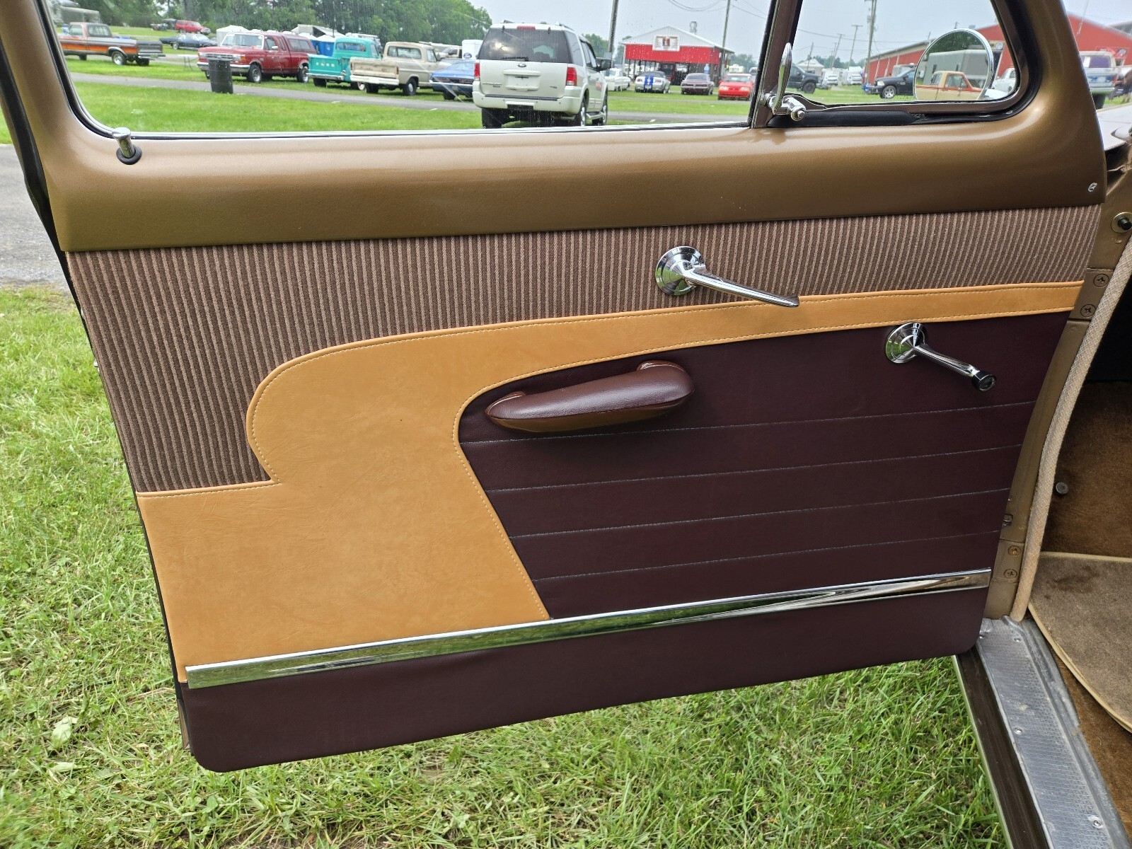 Ford-Crestliner-1951-15