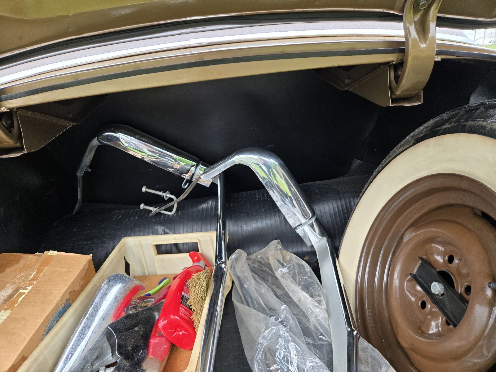 Ford-Crestliner-1951-17