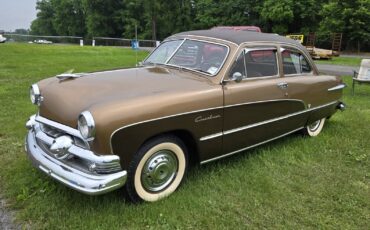 Ford-Crestliner-1951-2