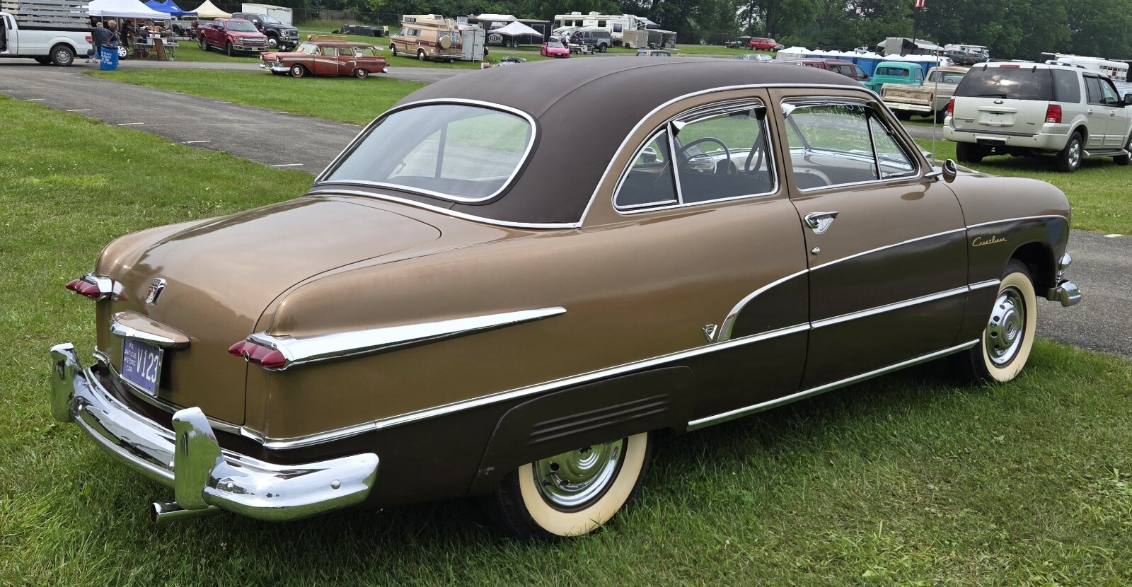 Ford-Crestliner-1951-4