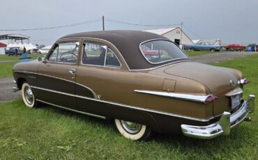 Ford-Crestliner-1951-7