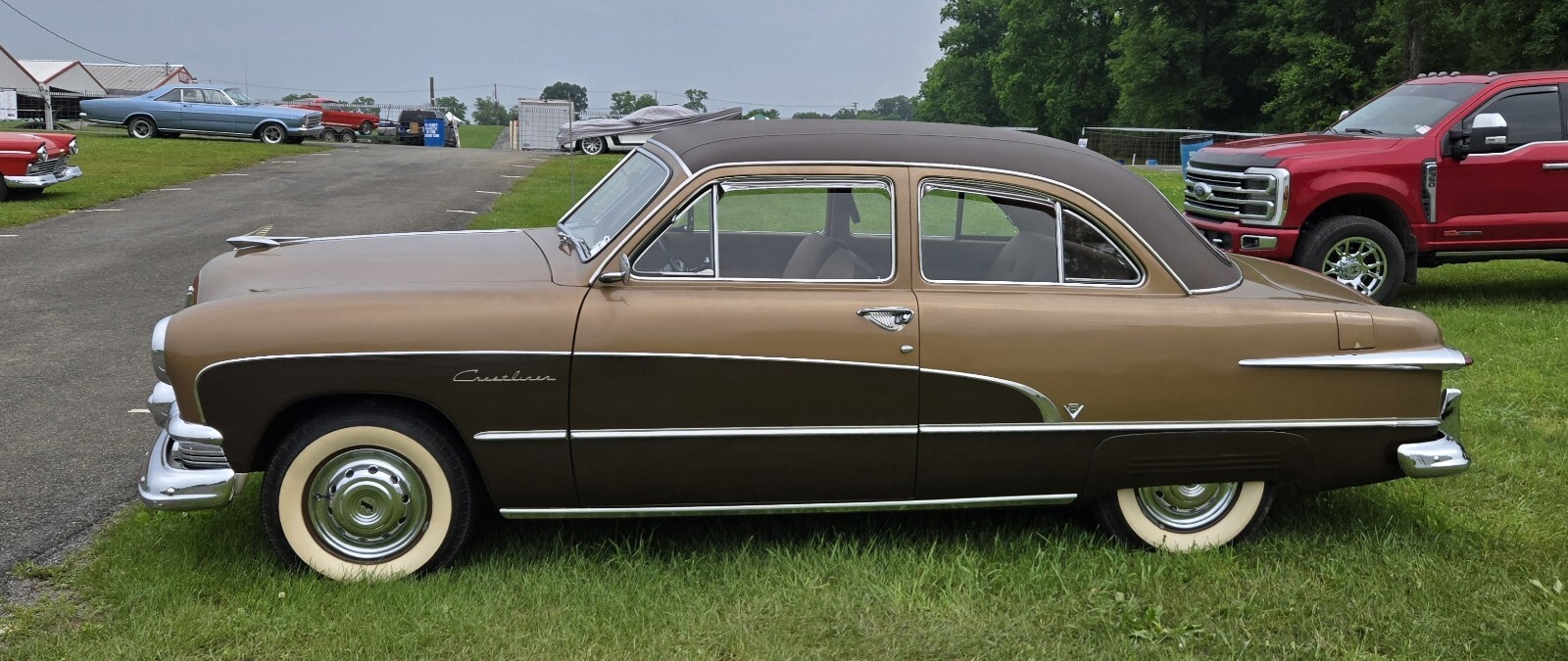 Ford-Crestliner-1951