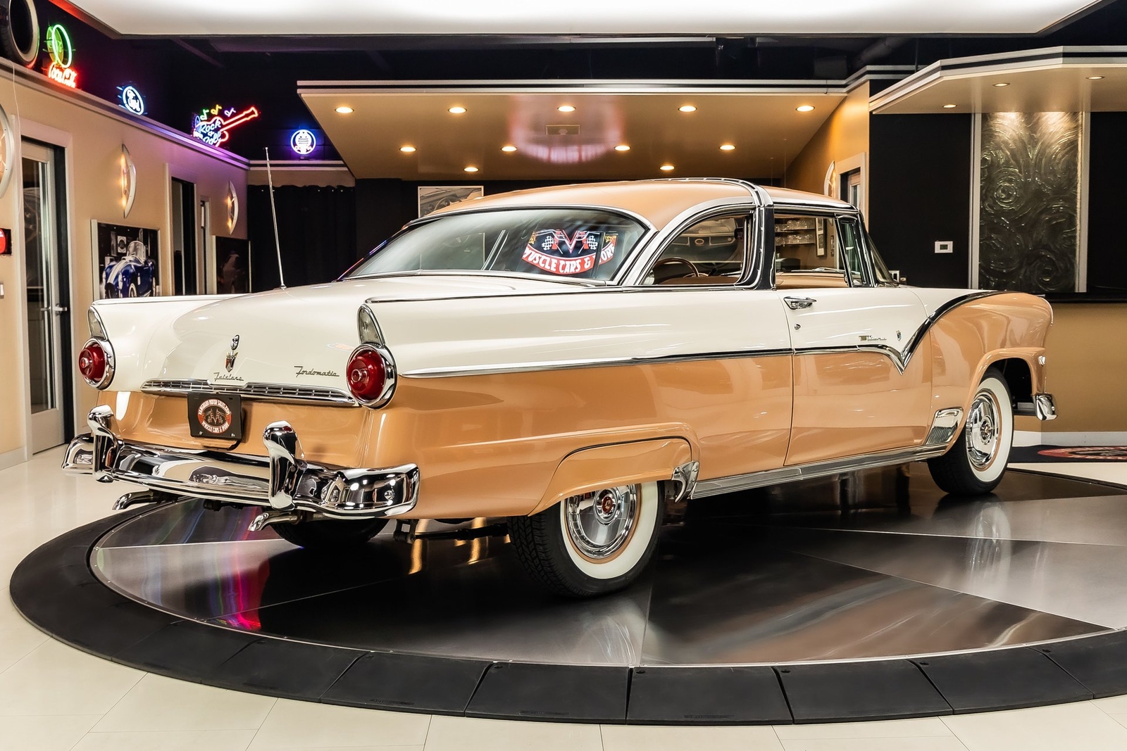 Ford-Crown-Victoria-1955-Coupe-11
