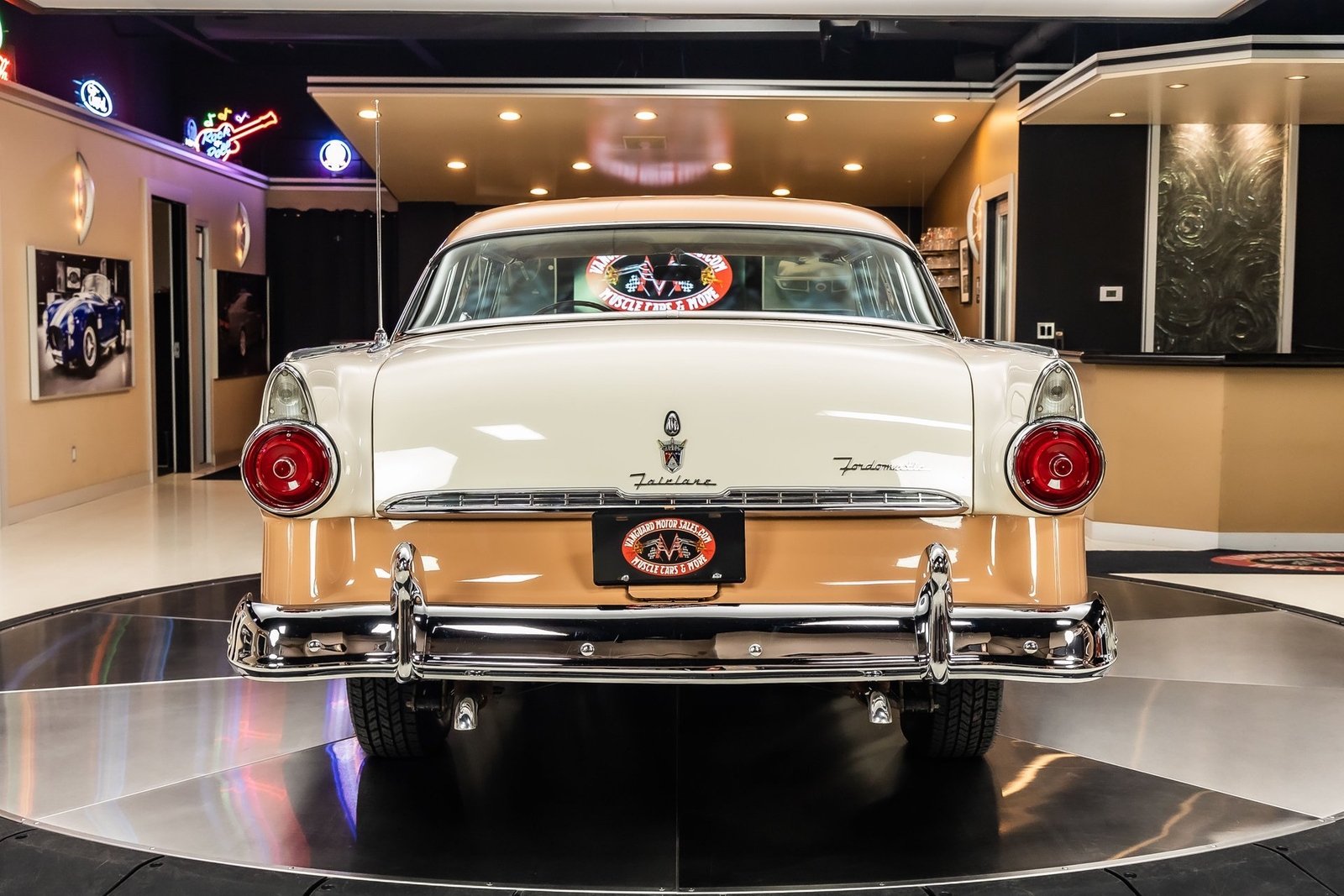 Ford-Crown-Victoria-1955-Coupe-13