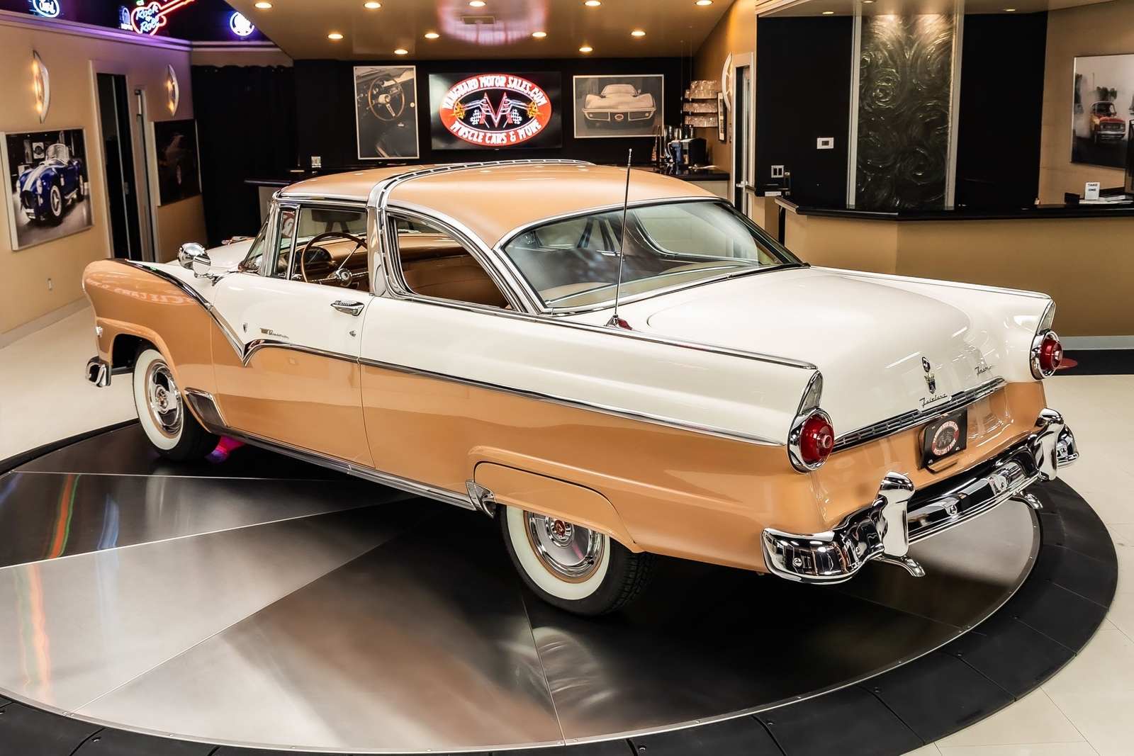 Ford-Crown-Victoria-1955-Coupe-16