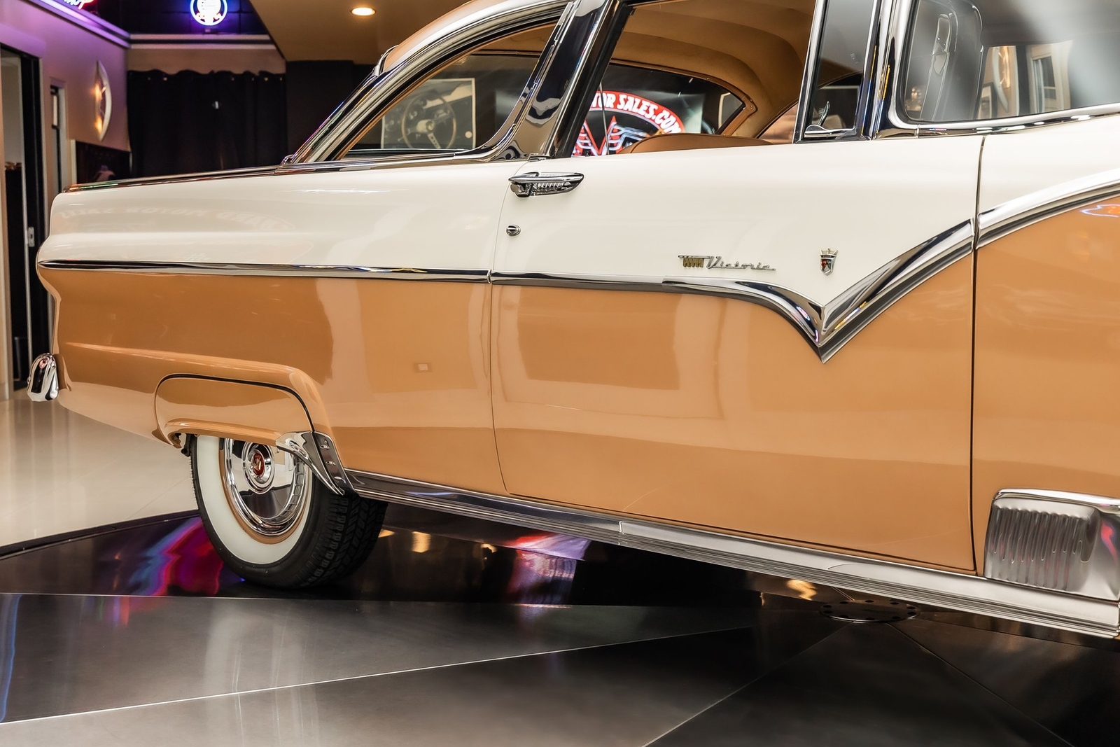 Ford-Crown-Victoria-1955-Coupe-21