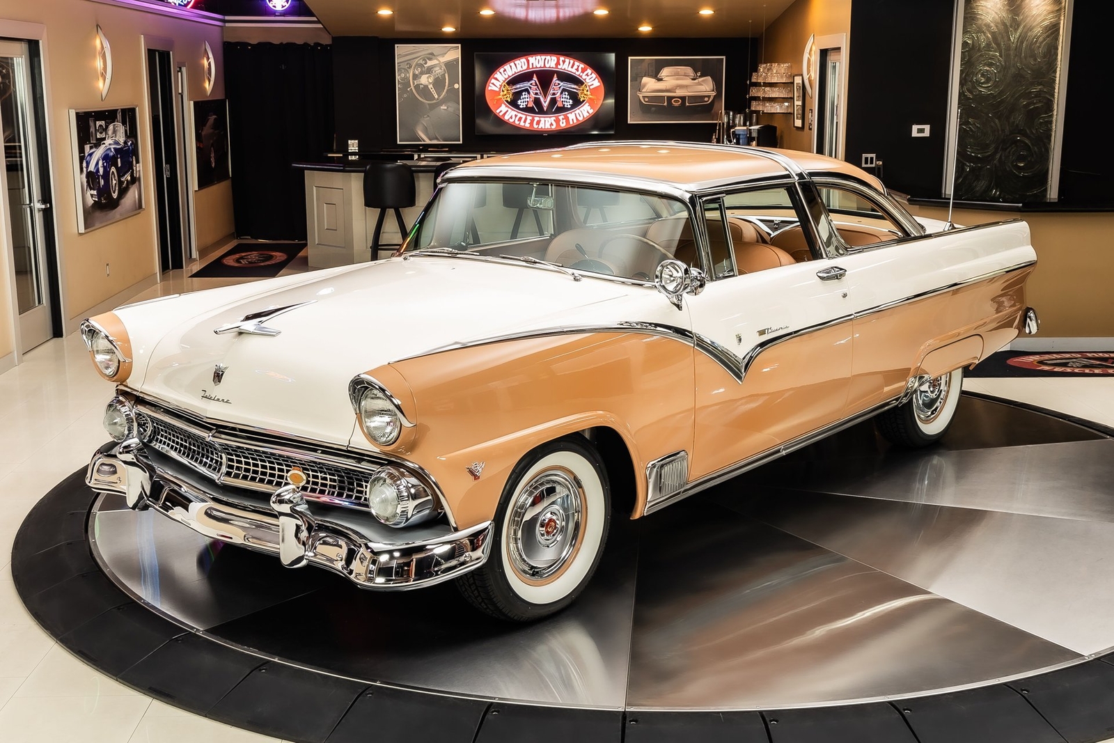 Ford-Crown-Victoria-1955-Coupe-4