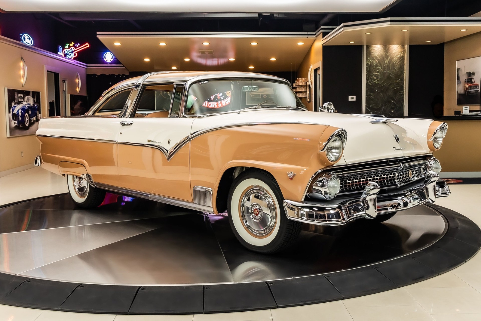 Ford-Crown-Victoria-1955-Coupe-8