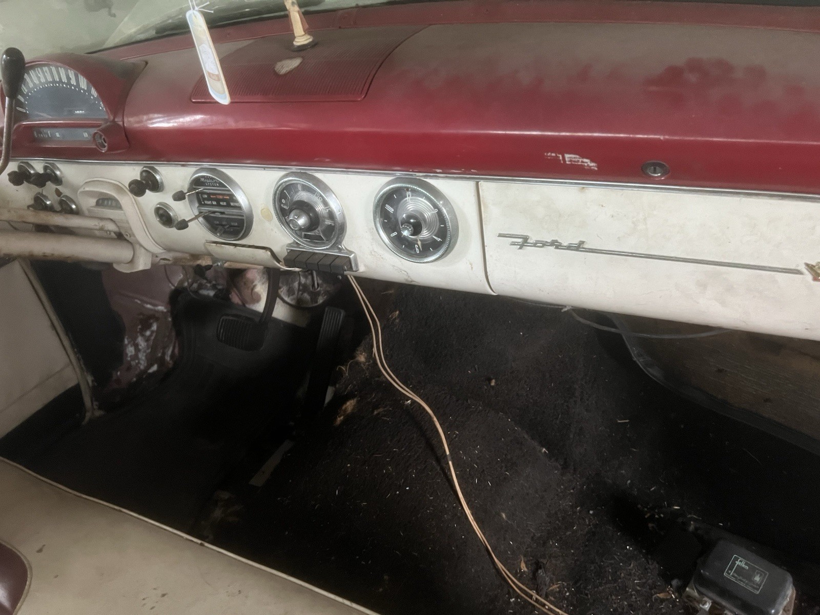 Ford-Crown-Victoria-1955-Sedan-16