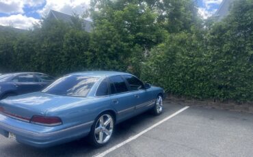 Ford-Crown-Victoria-1994-2