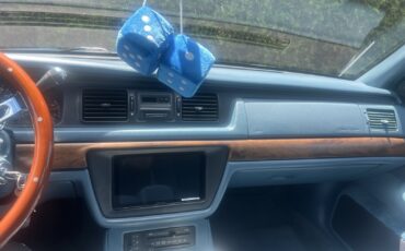 Ford-Crown-Victoria-1994-4