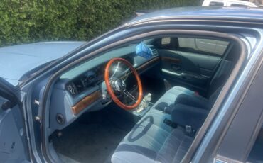 Ford-Crown-Victoria-1994-5