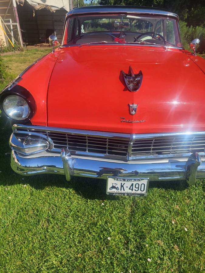 Ford-Crown-victoria-1956-custom-4