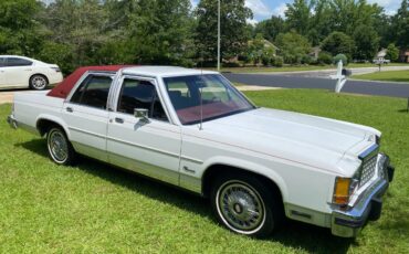 Ford-Crown-victoria-ltd-1985-white-2