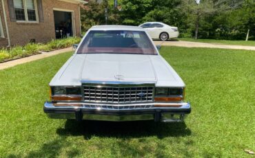 Ford-Crown-victoria-ltd-1985-white-3