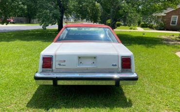 Ford-Crown-victoria-ltd-1985-white-4