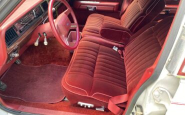 Ford-Crown-victoria-ltd-1985-white-6
