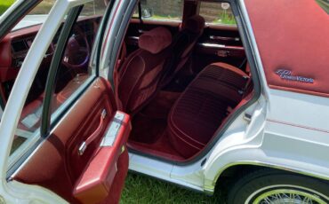 Ford-Crown-victoria-ltd-1985-white-8