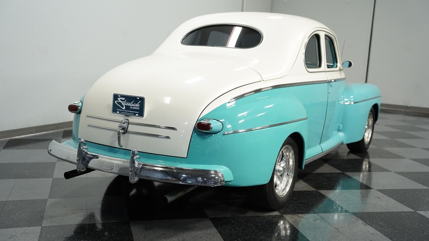 Ford-Custom-1946-Coupe-10