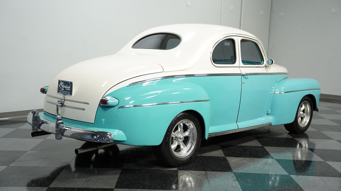 Ford-Custom-1946-Coupe-11