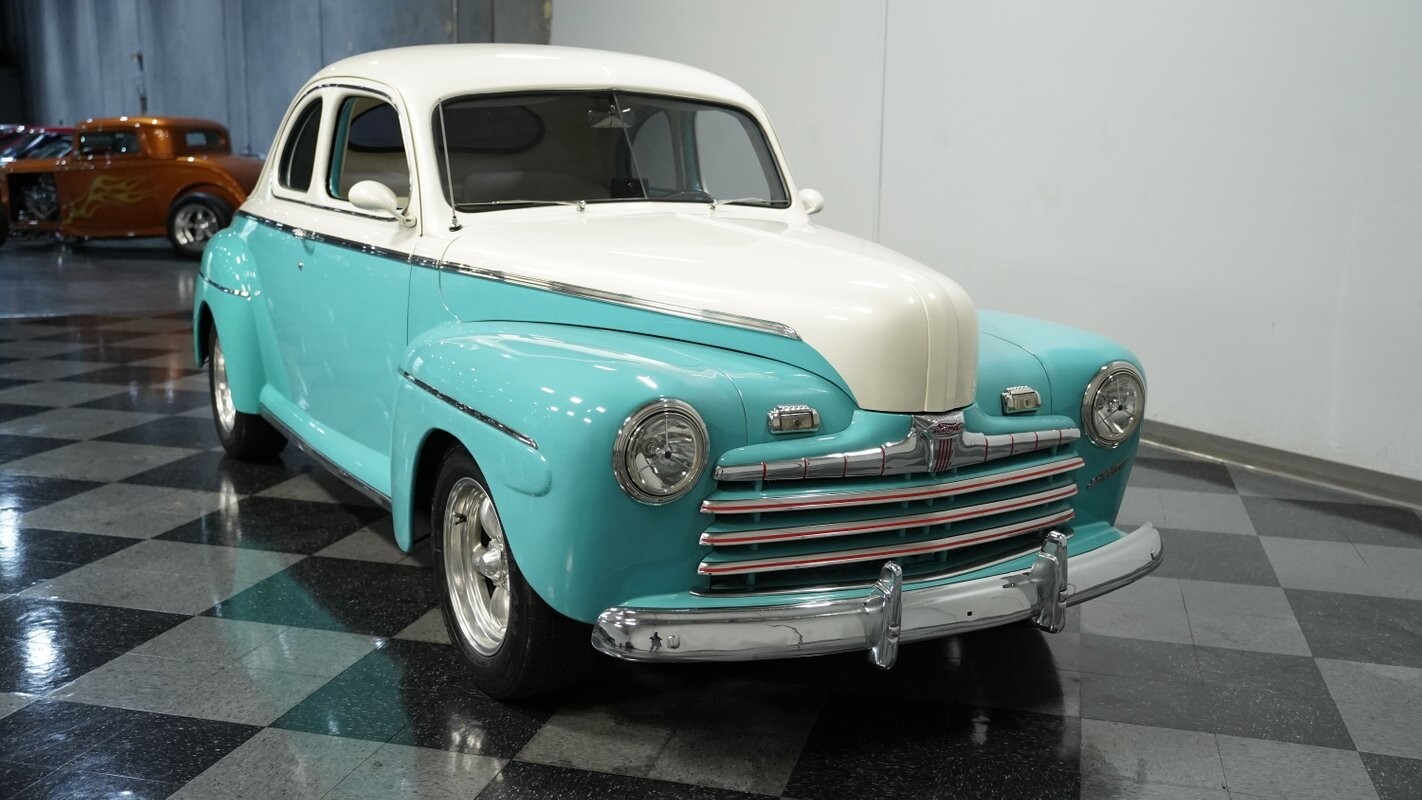 Ford-Custom-1946-Coupe-14