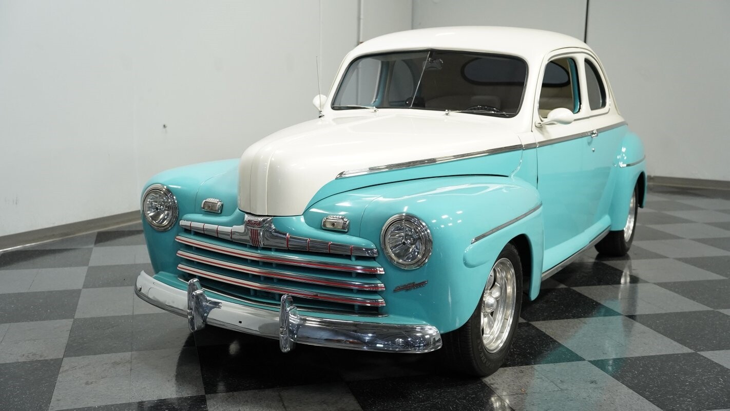 Ford-Custom-1946-Coupe-16