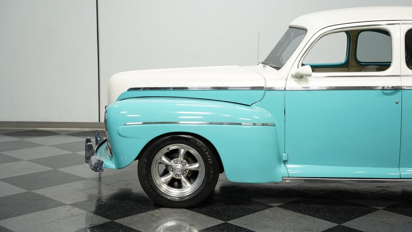 Ford-Custom-1946-Coupe-19