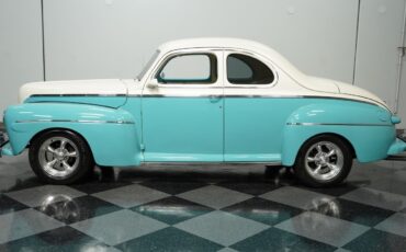 Ford-Custom-1946-Coupe-2