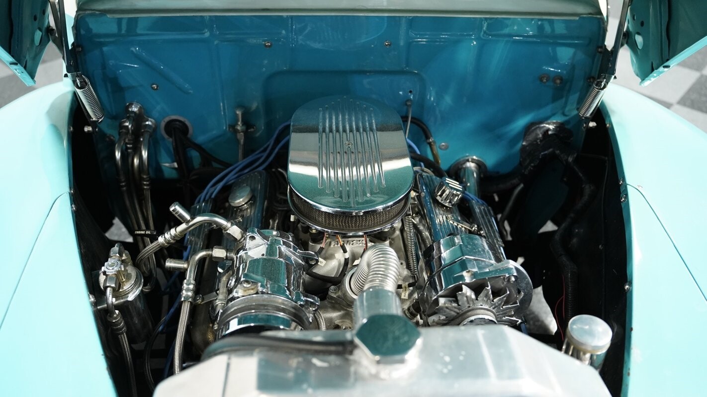 Ford-Custom-1946-Coupe-3