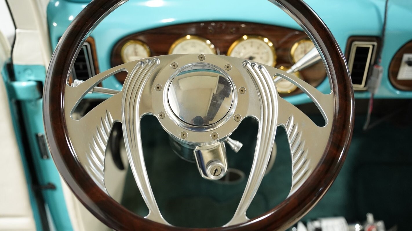 Ford-Custom-1946-Coupe-30
