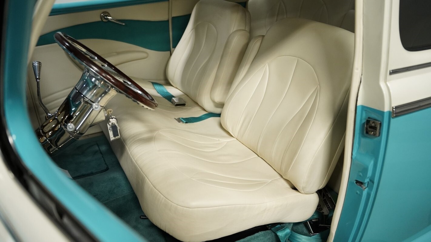 Ford-Custom-1946-Coupe-34