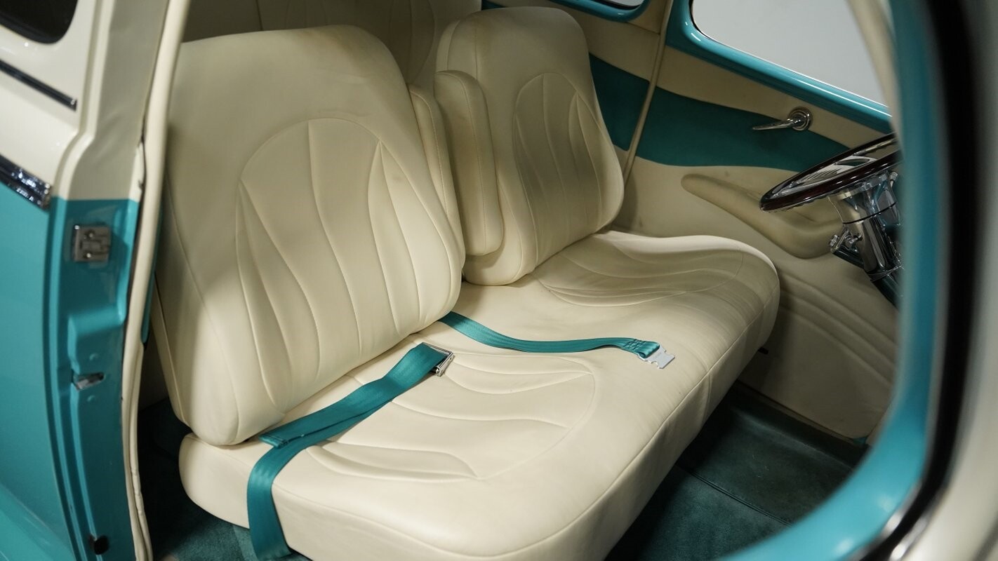 Ford-Custom-1946-Coupe-37