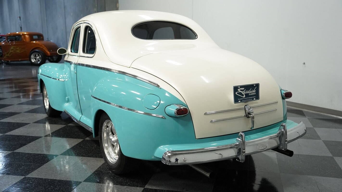 Ford-Custom-1946-Coupe-8