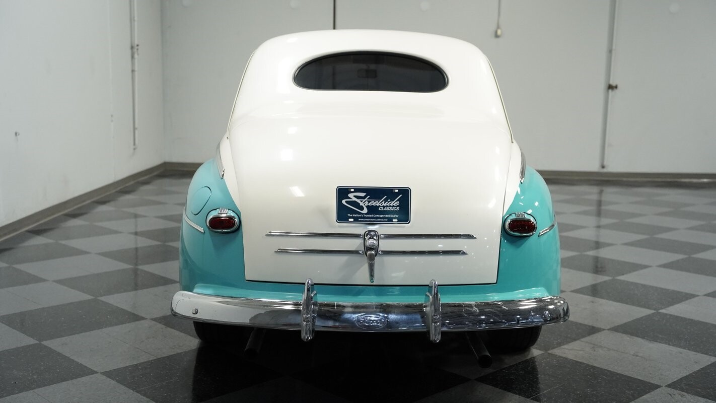 Ford-Custom-1946-Coupe-9