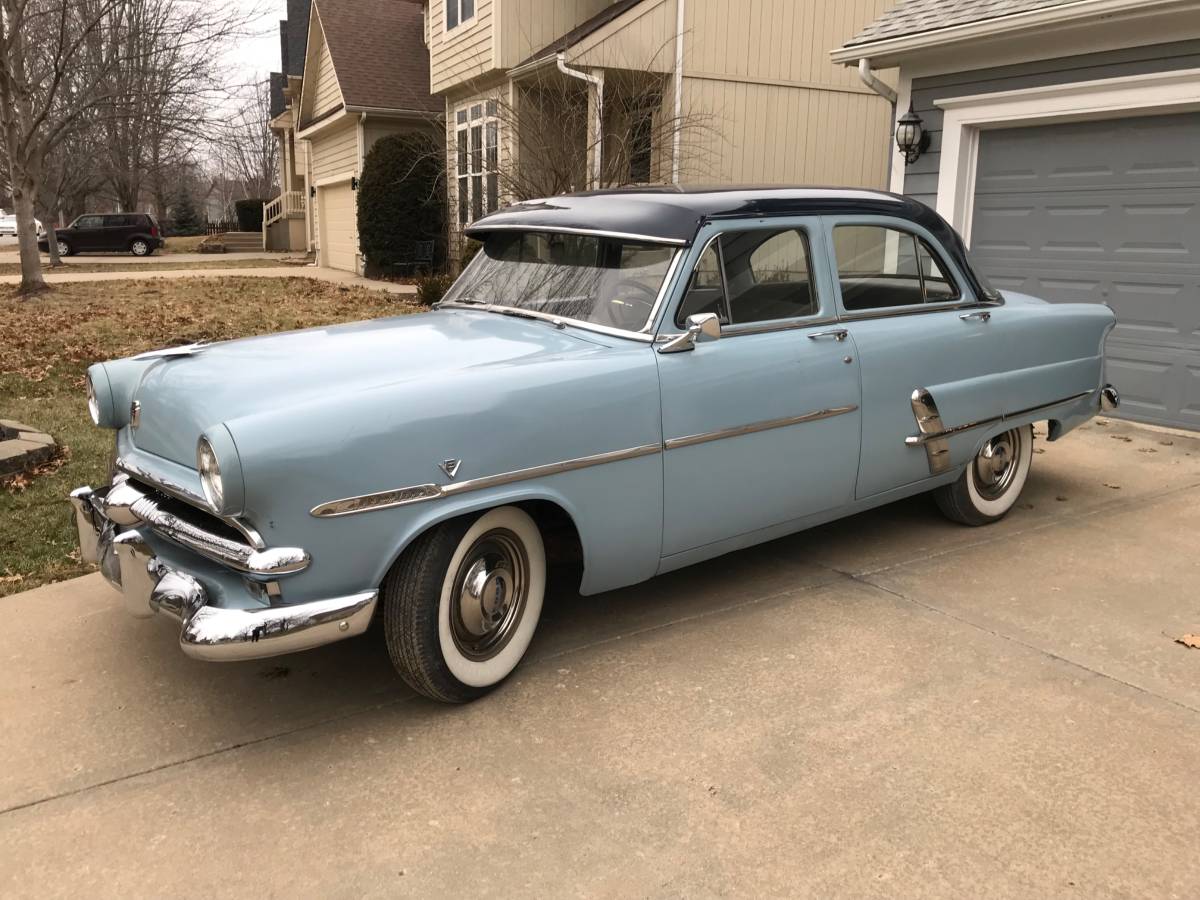 Ford-Custom-1953-blue-10