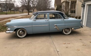 Ford-Custom-1953-blue-11