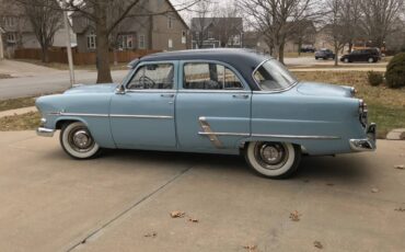 Ford-Custom-1953-blue-13