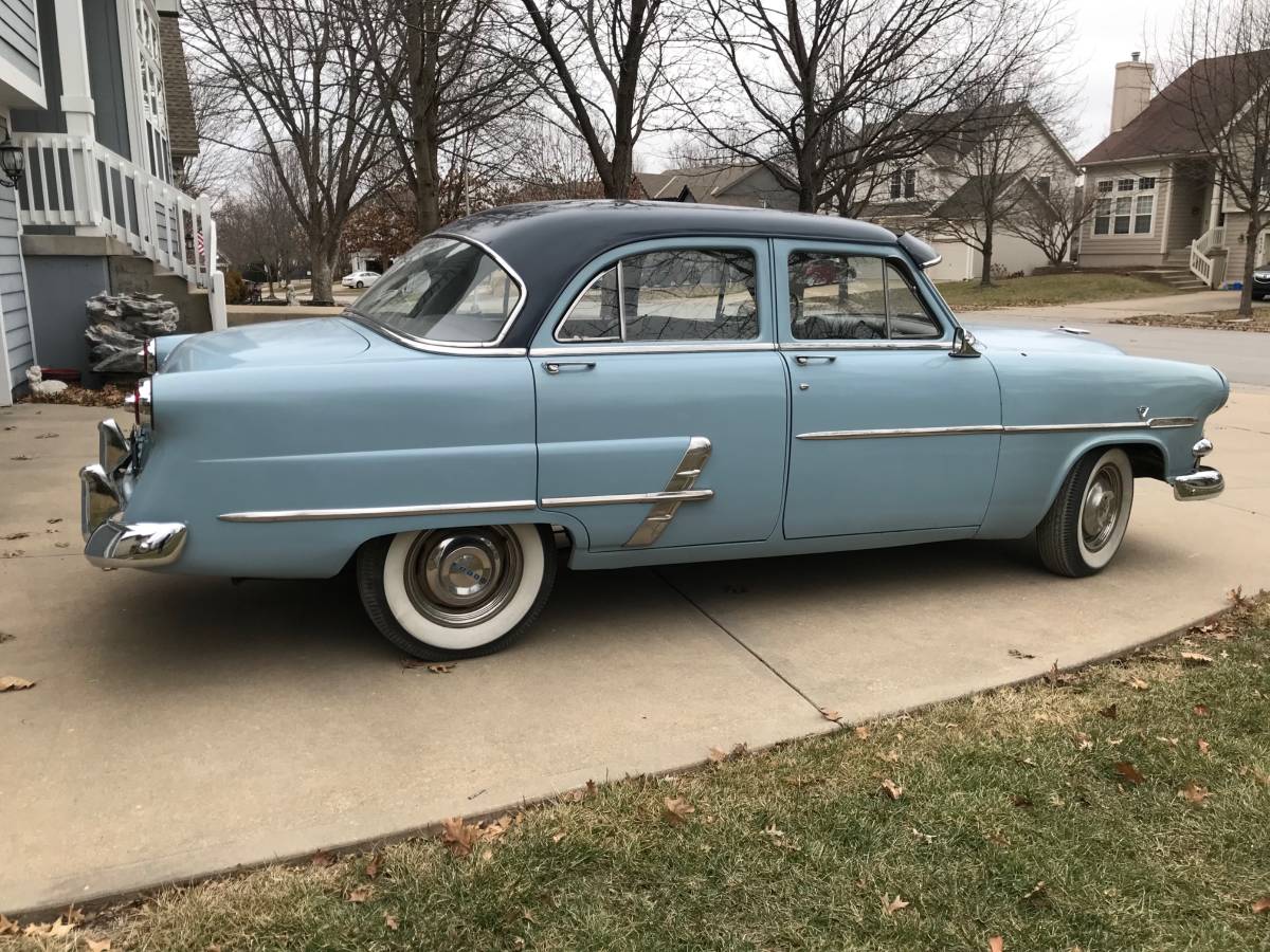 Ford-Custom-1953-blue-6
