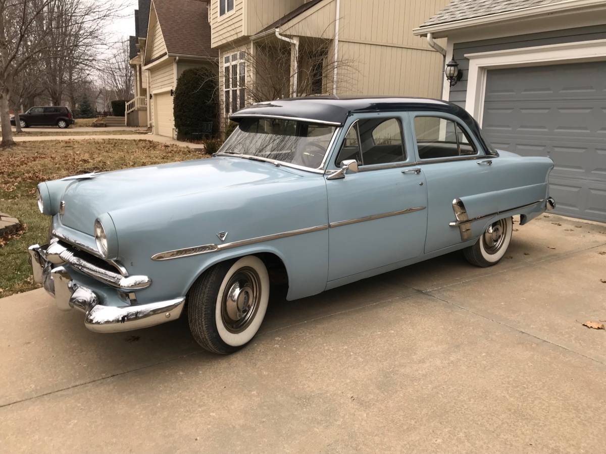 Ford Custom  1953 blue