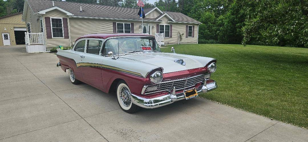 Ford-Custom-300-1957-white-3