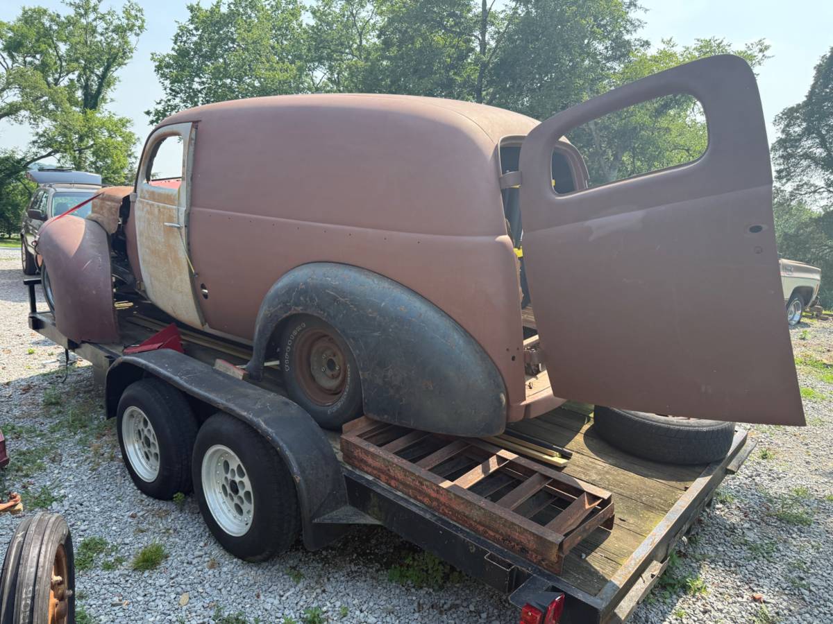 Ford-Delivery-van-1940-1