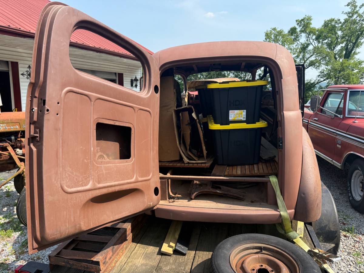 Ford-Delivery-van-1940-4