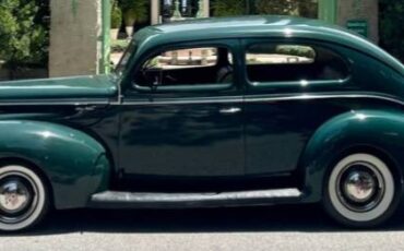 Ford-Deluxe-1940-2