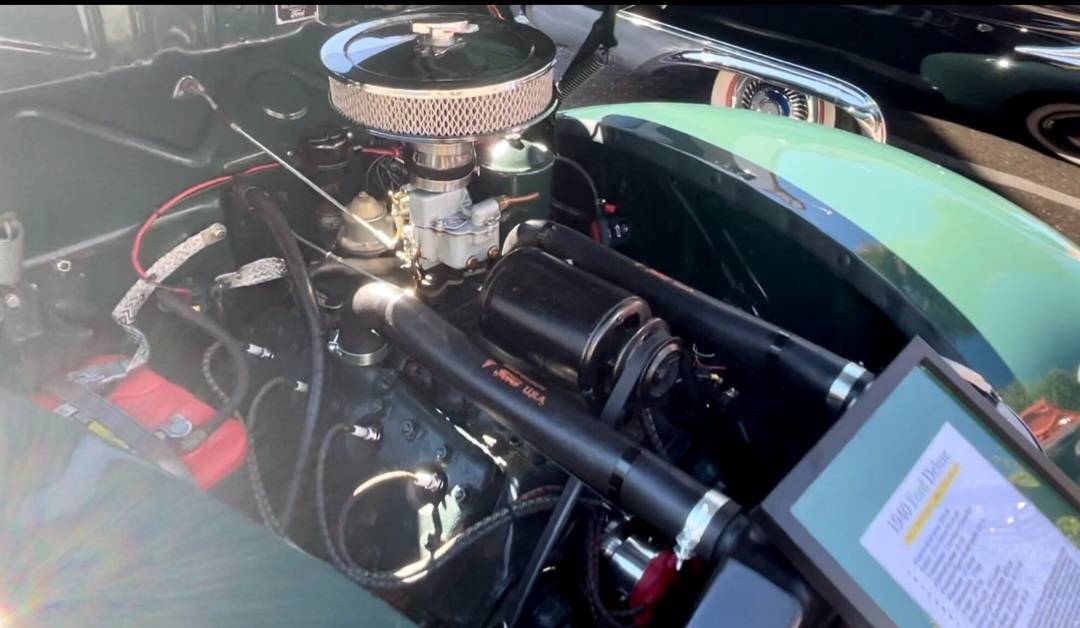 Ford-Deluxe-1940-3