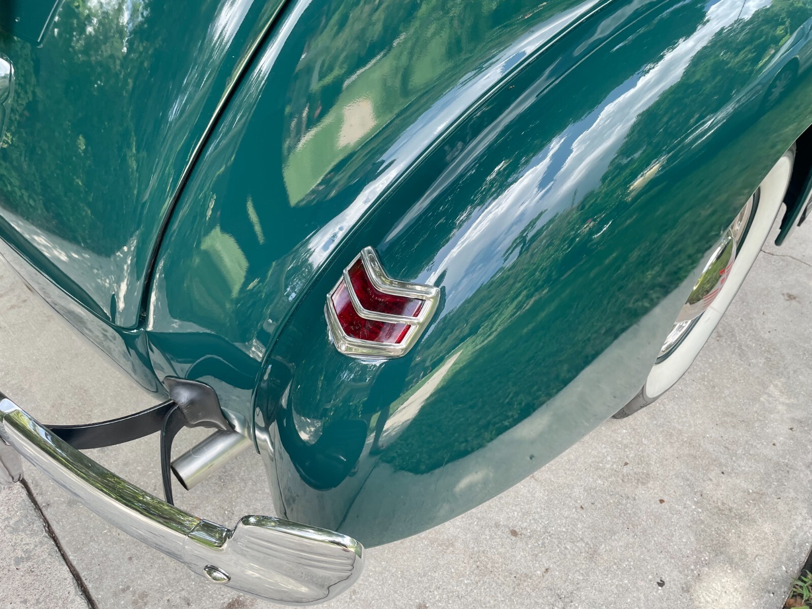 Ford-Deluxe-1940-Sedan-11