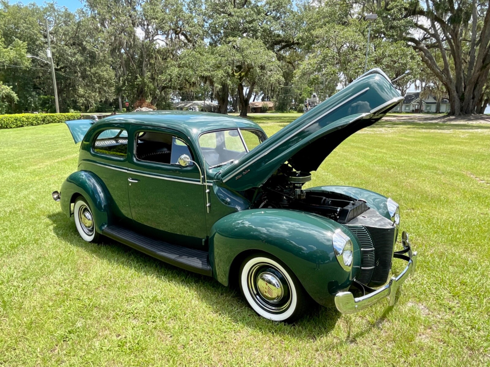 Ford-Deluxe-1940-Sedan-12