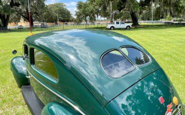 Ford-Deluxe-1940-Sedan-13
