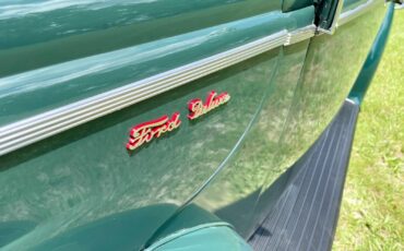 Ford-Deluxe-1940-Sedan-14