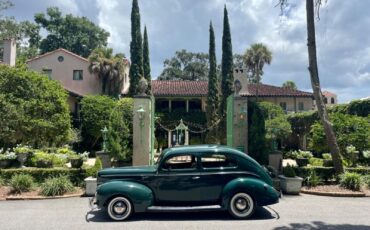 Ford-Deluxe-1940-Sedan-2