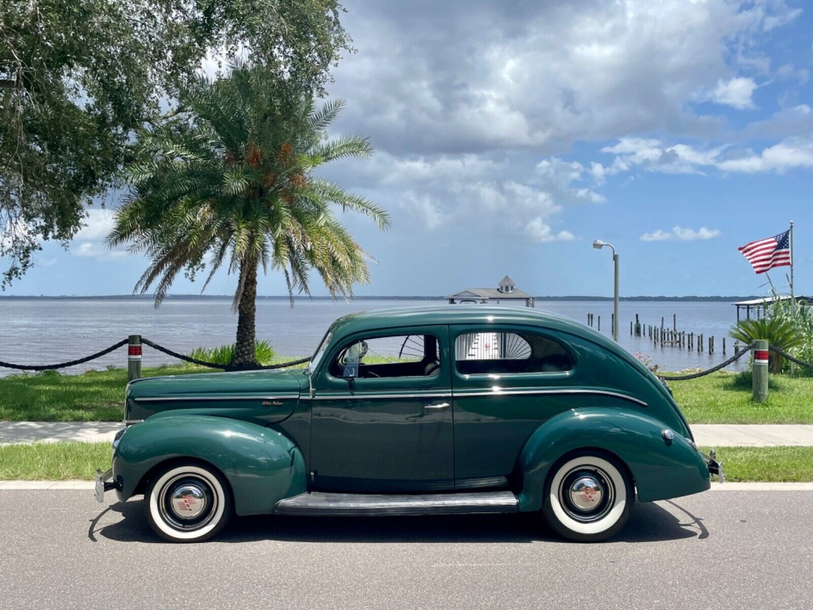 Ford-Deluxe-1940-Sedan-21